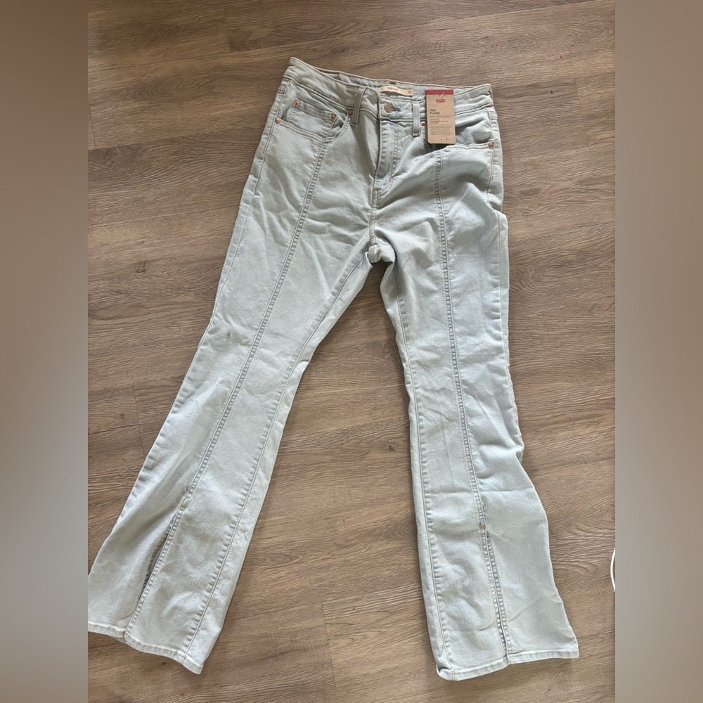 Levi's Women's 726 High rise flair size 31